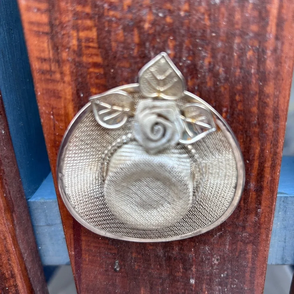 Elegant silvery hat Brooch